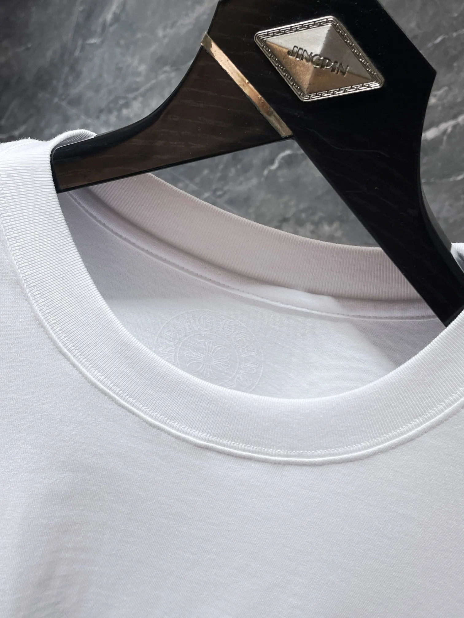 P160 Chrome Hearts🍁Long T series🍁 High-weight, environmentally friendly and high-quality top-quality fabrics Chrome classic scroll letter color cross group flower arm short sleeves Imported environmentally friendly glue printing and dyeing Counter synchronization 1:1 replica version Recommended color: black white Size: S, M, L, XL